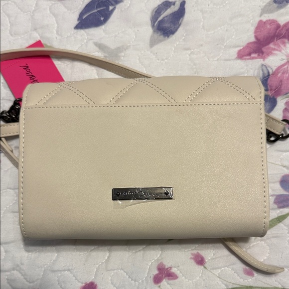 Betsey Johnson gummy bear Cream Crossbody Bag - Picture 5 of 8